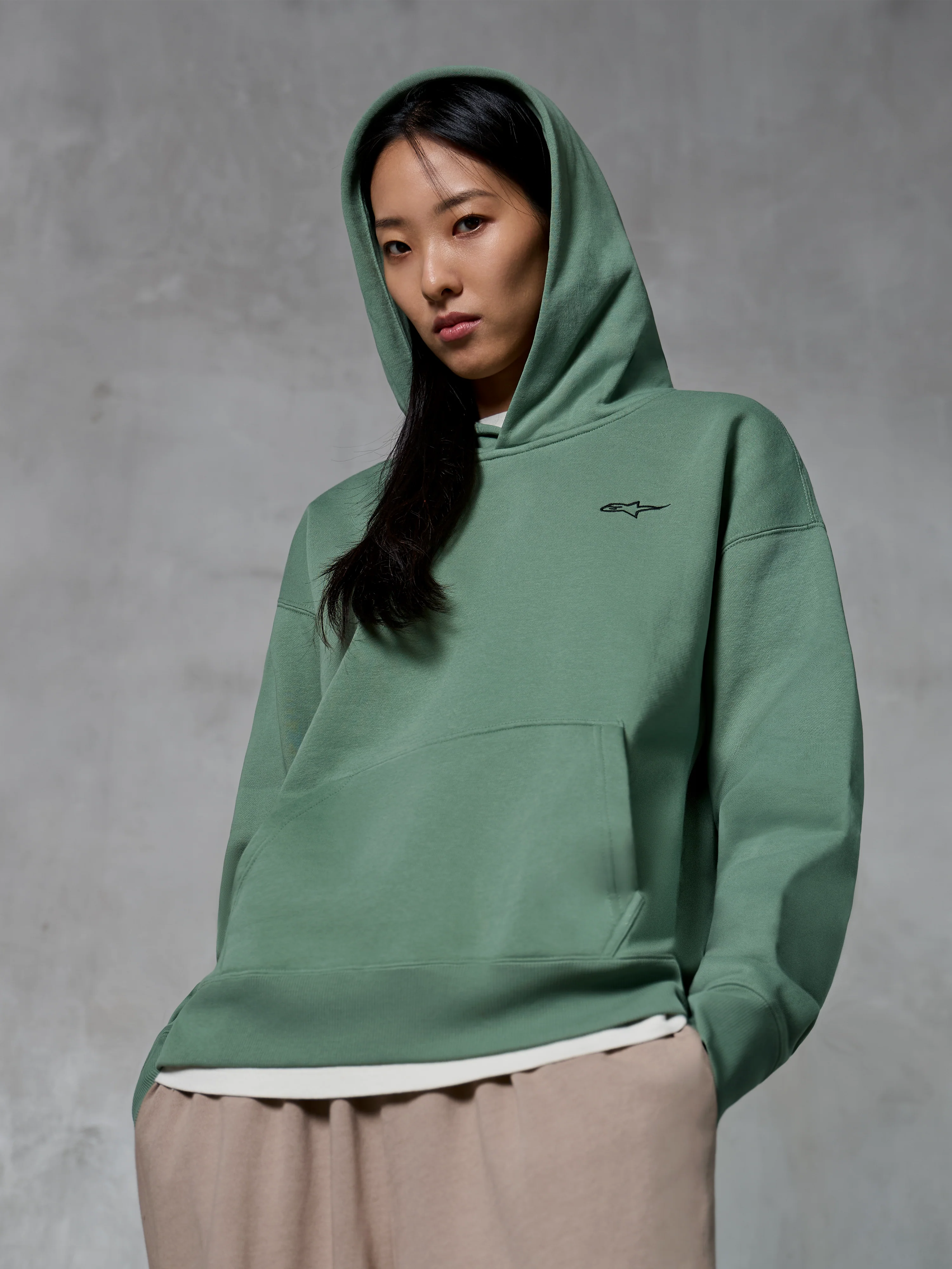 Hoodie Essentials Ageless - Image 6